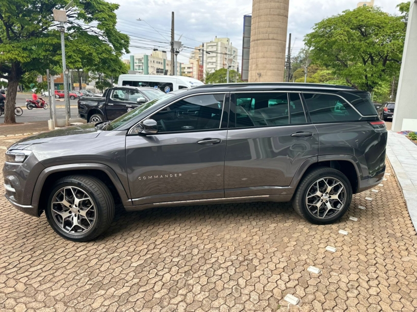 jeep commander 2.0 td380 turbo diesel overland at9 4p automatico 2022