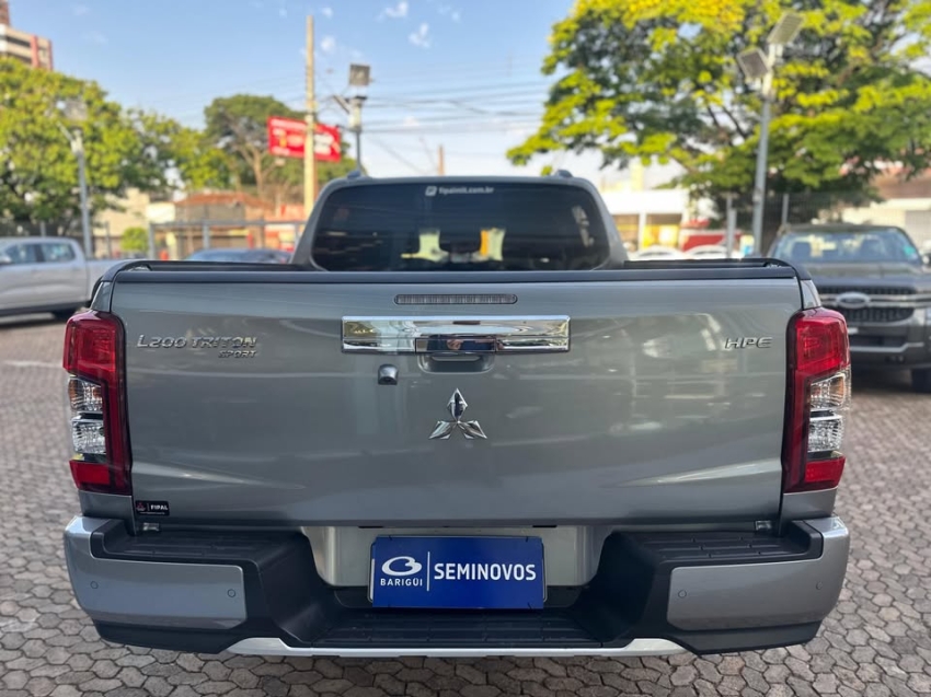 mitsubishi triton 2.4 biturbo diesel cd hpe 4x4 automatico 4p 2025