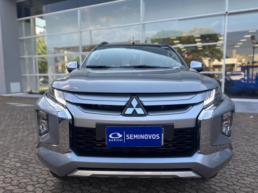mitsubishi triton 2.4 biturbo diesel cd hpe 4x4 automatico 4p 2025
