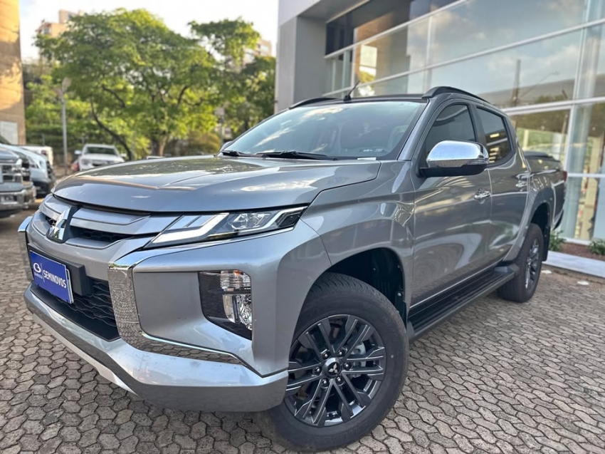 mitsubishi triton 2.4 biturbo diesel cd hpe 4x4 automatico 4p 2025