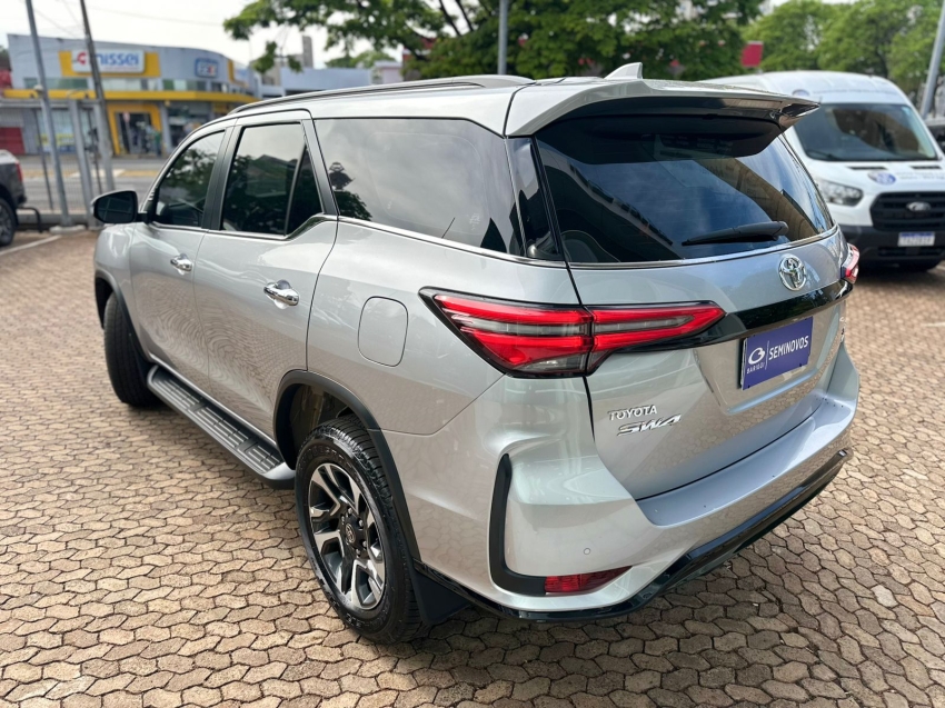 toyota hilux sw4 2.8 d-4d turbo diesel srx platinum 7l 4x4 automatico 4p 2024