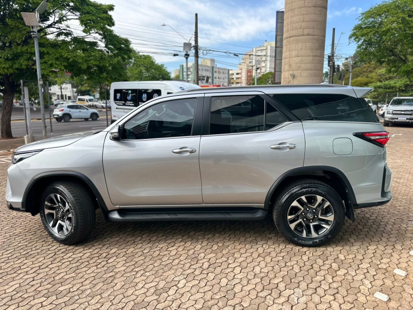toyota hilux sw4 2.8 d-4d turbo diesel srx platinum 7l 4x4 automatico 4p 2024