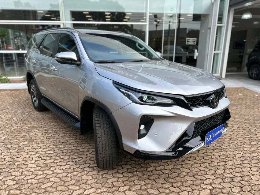 toyota hilux sw4 2.8 d-4d turbo diesel srx platinum 7l 4x4 automatico 4p 2024