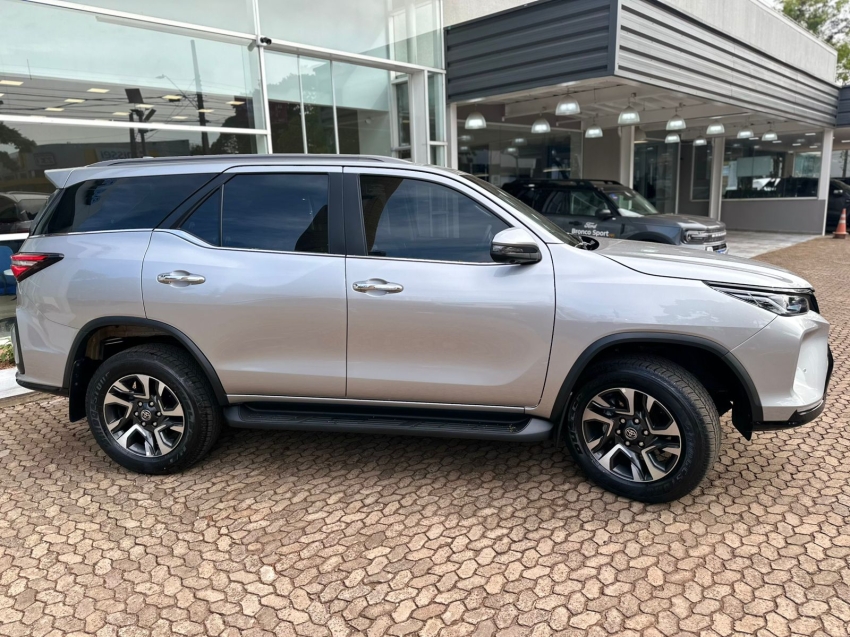 toyota hilux sw4 2.8 d-4d turbo diesel srx platinum 7l 4x4 automatico 4p 2024