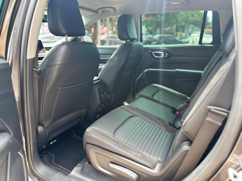 jeep commander 2.0 td380 turbo diesel limited at9 4p automatico 20238