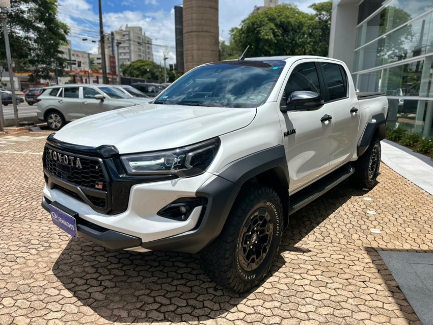 toyota hilux 2.8 d-4d turbo diesel cd gr-s 4x4 automatico 4p 2024