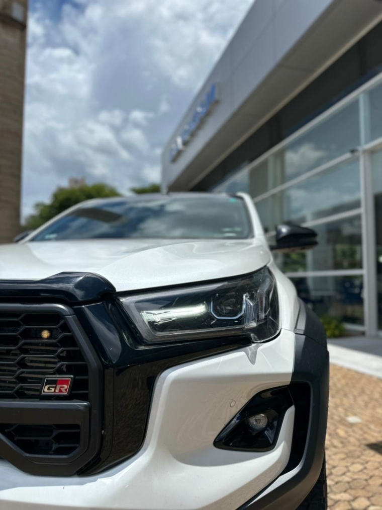 toyota hilux 2.8 d-4d turbo diesel cd gr-s 4x4 automatico 4p 20243