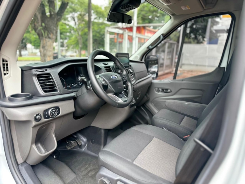 ford transit 2.0 ecoblue diesel minibus 17+1 460e automatico 1.9 4p 20257