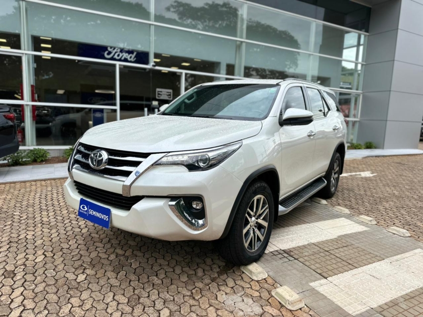 toyota hilux sw4 2.8 srx 4x4 7 lugares 16v turbo intercooler diesel 4p automatico 20193