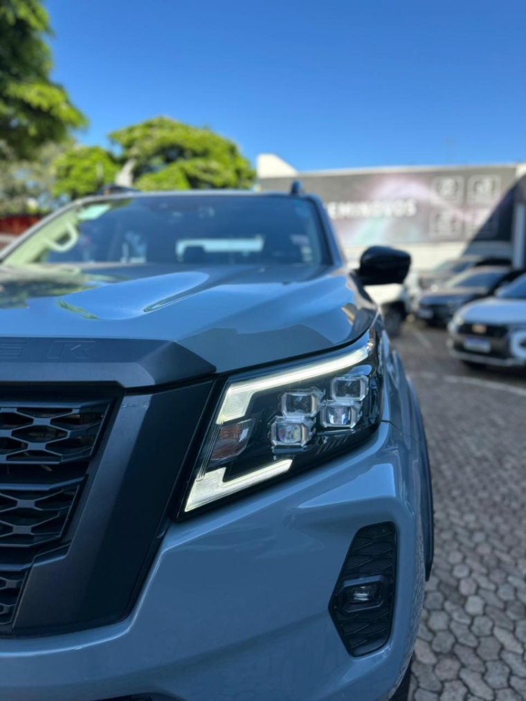 nissan frontier 2.3 16v turbo diesel pro4x cd 4x4 automatico 4p 20232