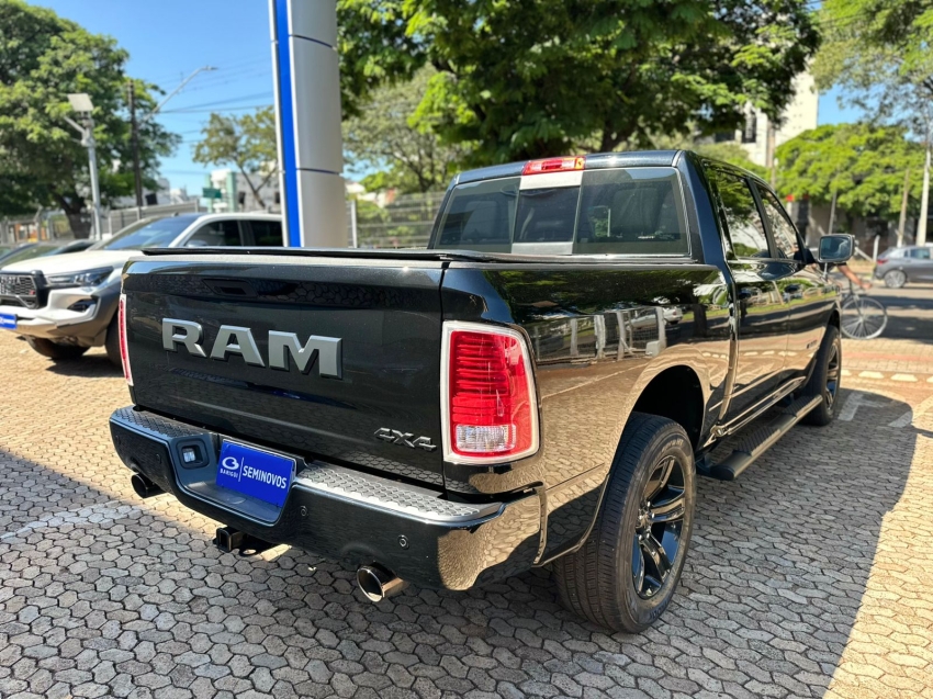 ram classic 5.7 v8 gasolina laramie cd 4x4 automatico 4p 20235