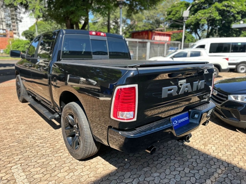 ram classic 5.7 v8 gasolina laramie cd 4x4 automatico 4p 20233