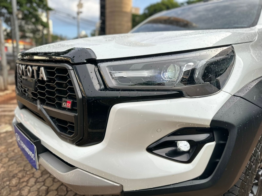 toyota hilux 2.8 d-4d turbo diesel cd gr-s 4x4 automatico 4p 20243