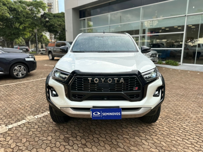 toyota hilux 2.8 d-4d turbo diesel cd gr-s 4x4 automatico 4p 20242