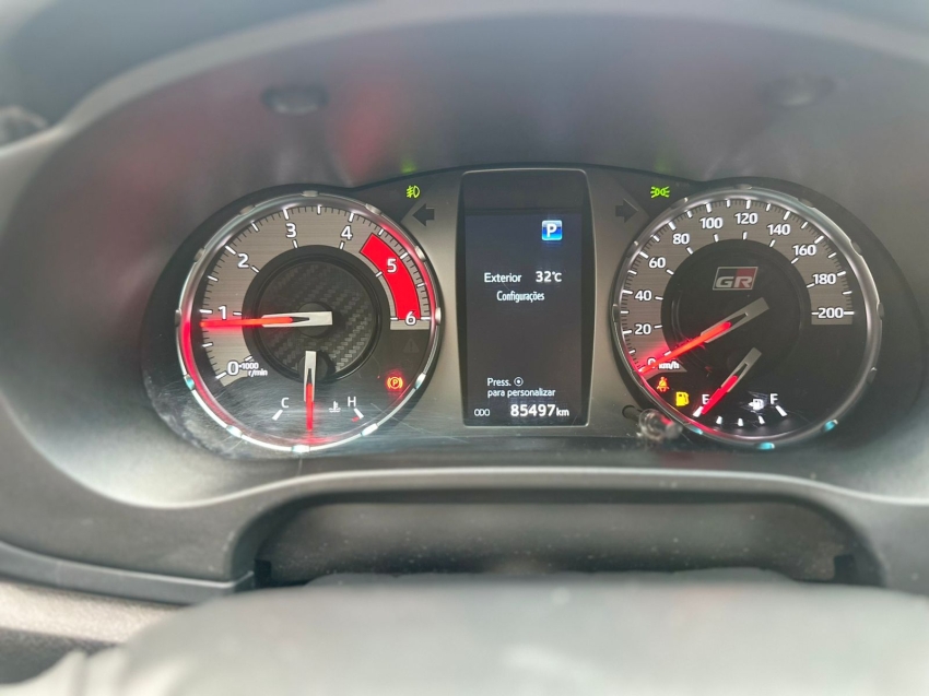 toyota hilux 2.8 d-4d turbo diesel cd gr-s 4x4 automatico 4p 202411