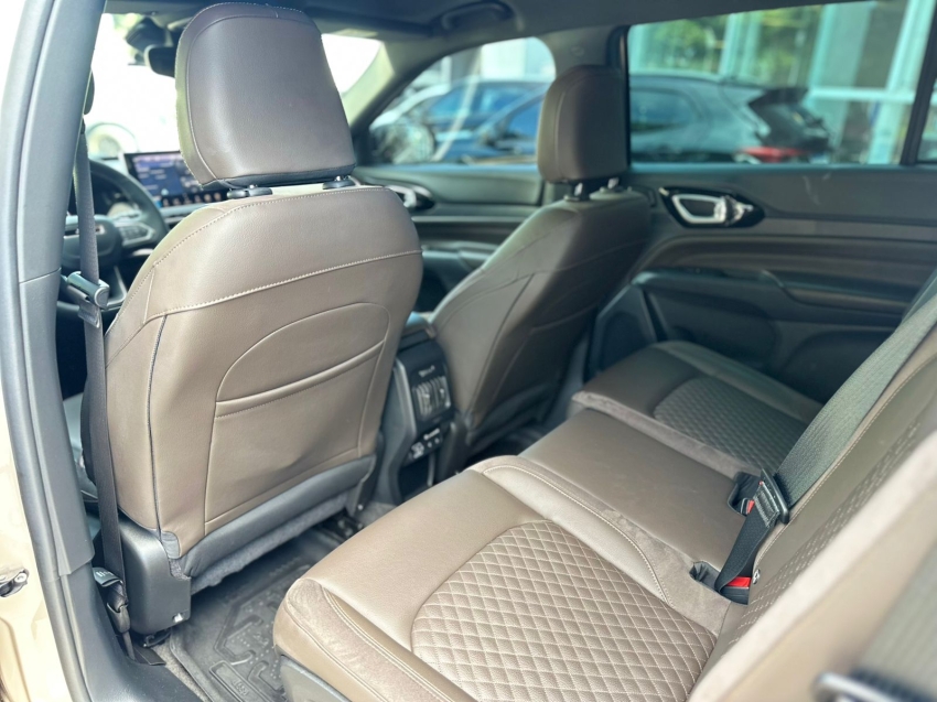 jeep commander 2.0 hurricane 4 turbo gasolina overland at9 4p automatico 20258