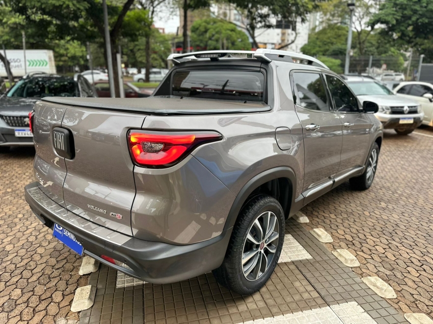 fiat toro 2.0 16v turbo diesel volcano 4wd at9 1.9 4p automatico 20215