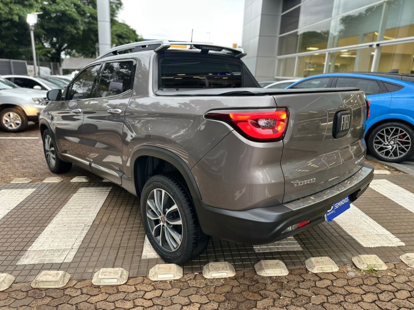 fiat toro 2.0 16v turbo diesel volcano 4wd at9 1.9 4p automatico 20214