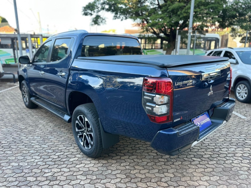 mitsubishi l200 triton 2.4 16v turbo diesel sport hpe-s cd 4p 4x4 automatico 20255