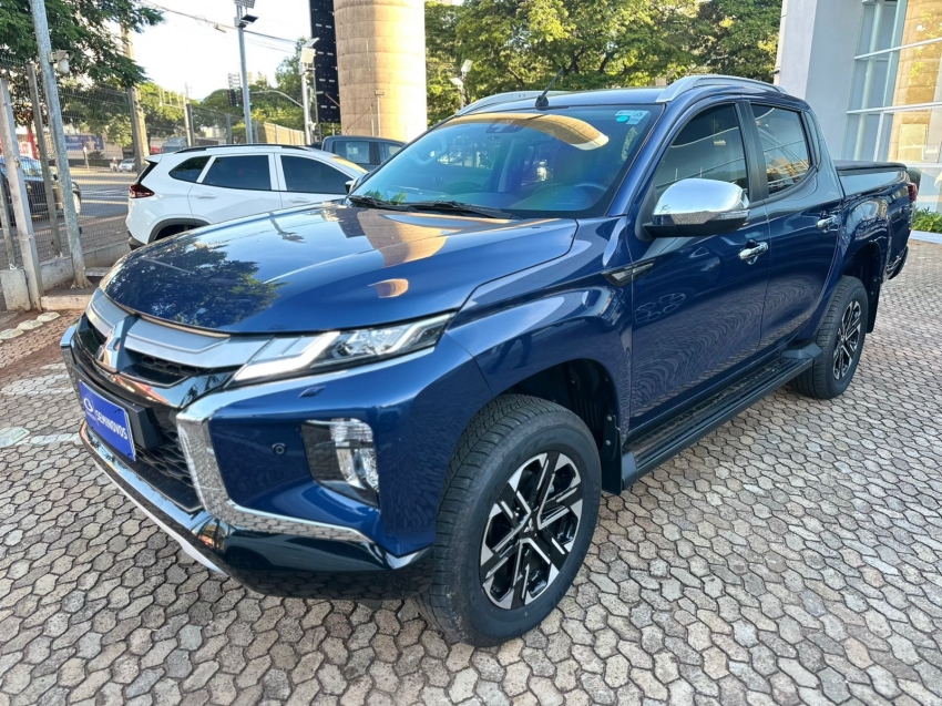 mitsubishi l200 triton 2.4 16v turbo diesel sport hpe-s cd 4p 4x4 automatico 2025