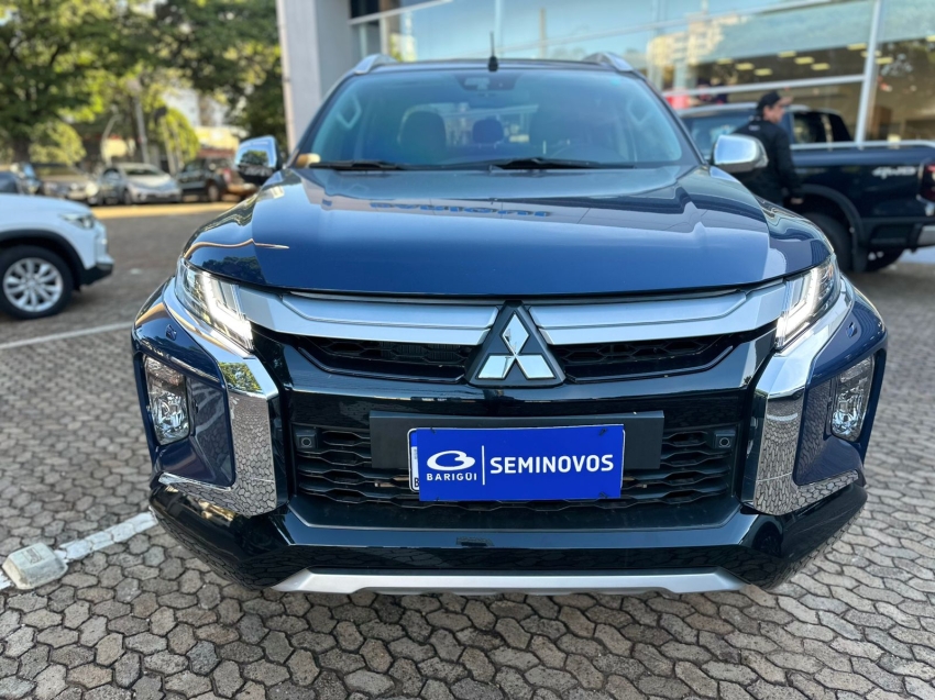 mitsubishi l200 triton 2.4 16v turbo diesel sport hpe-s cd 4p 4x4 automatico 20252