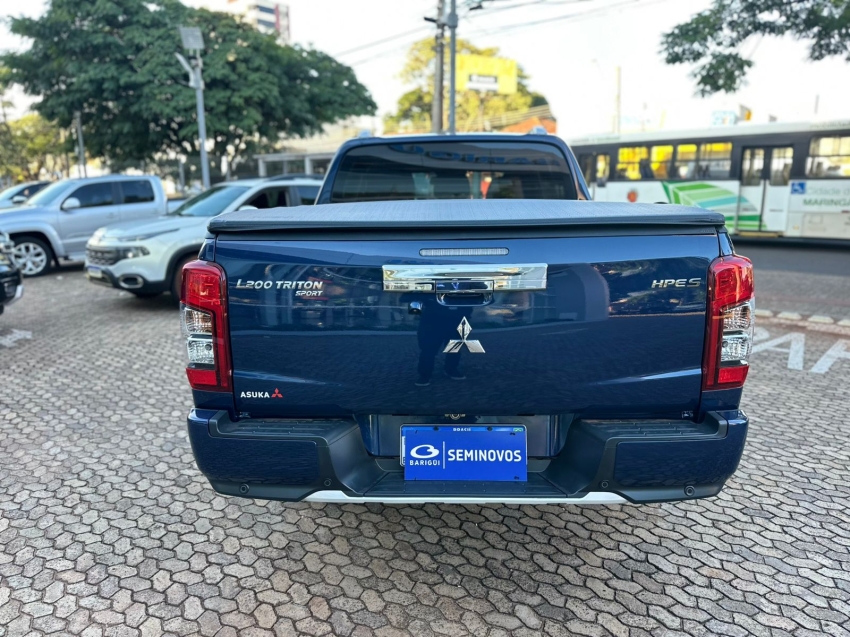 mitsubishi l200 triton 2.4 16v turbo diesel sport hpe-s cd 4p 4x4 automatico 20254