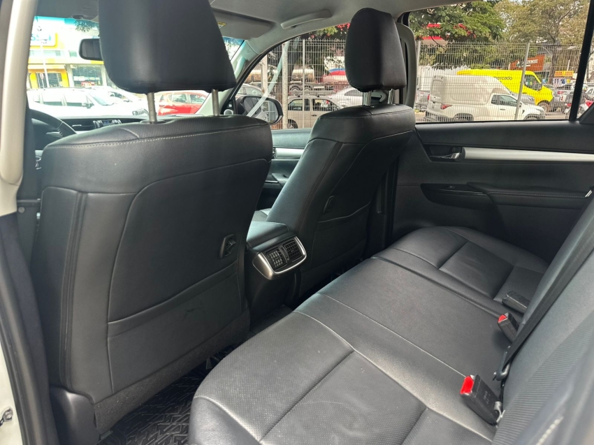 toyota hilux 2.8 d-4d turbo diesel cd srx 4x4 automatico 4p 20228