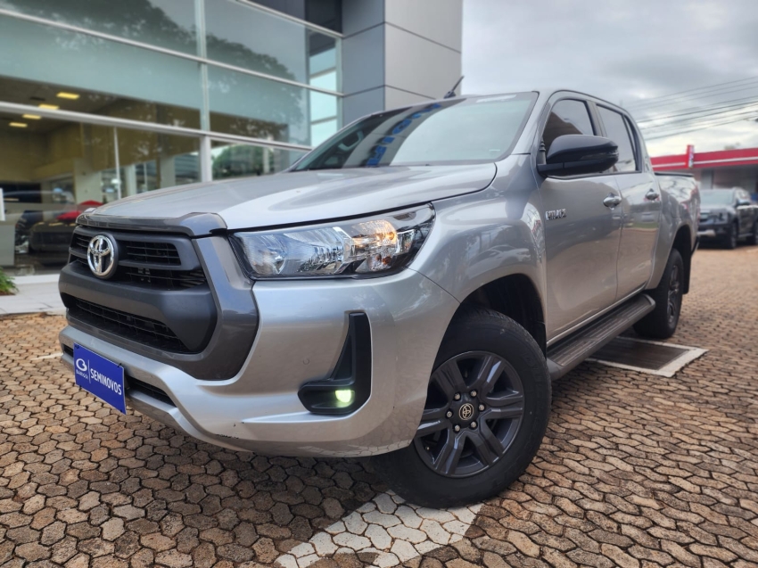 toyota hilux 2.8 d-4d turbo diesel cd sr 4x4 automatico 4p 2025