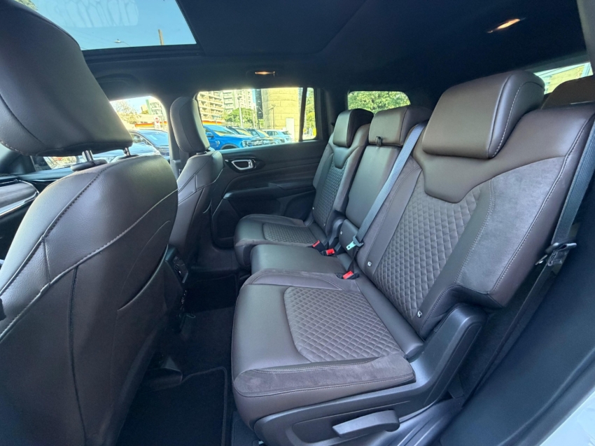 jeep commander 2.0 td380 turbo diesel overland at9 4p automatico 20237