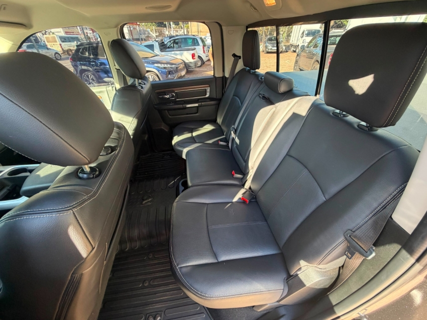ram classic 5.7 v8 gasolina laramie cd 4x4 automatico 4p 20237