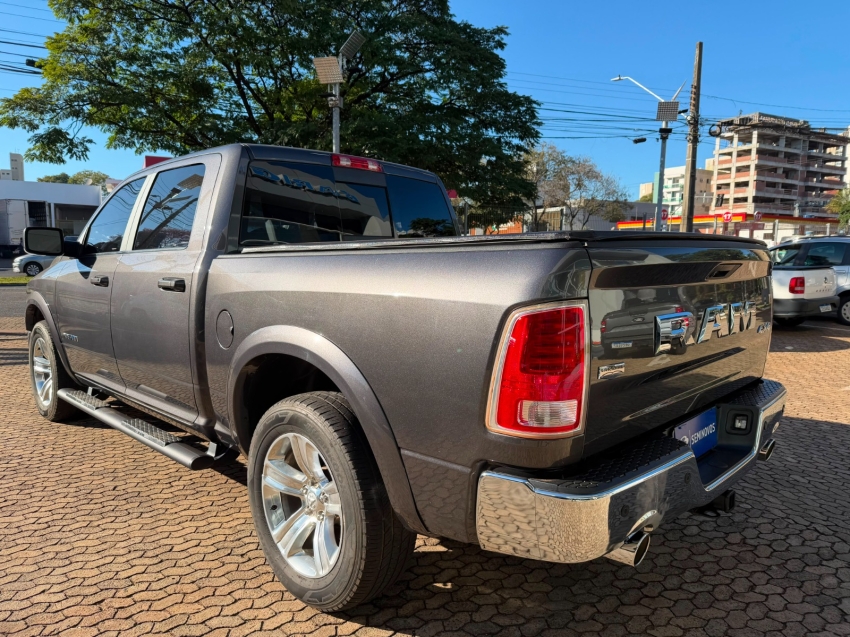 ram classic 5.7 v8 gasolina laramie cd 4x4 automatico 4p 20233
