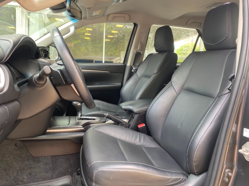 toyota hilux sw4 2.8 d-4d turbo diesel srx 7l 4x4 automatico 4p 20246