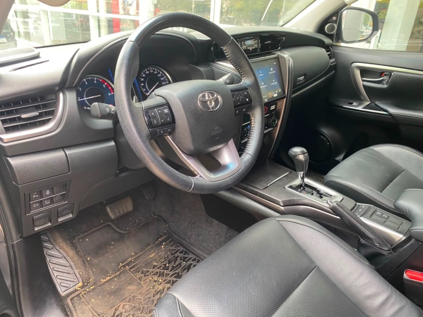 toyota hilux sw4 2.8 d-4d turbo diesel srx 7l 4x4 automatico 4p 20248