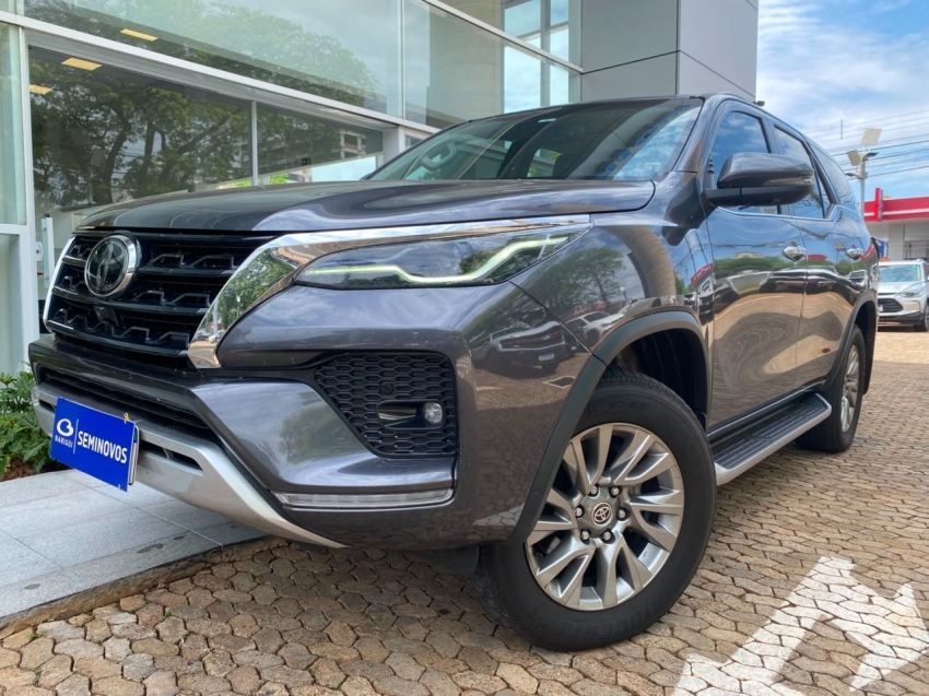 toyota hilux sw4 2.8 d-4d turbo diesel srx 7l 4x4 automatico 4p 20240