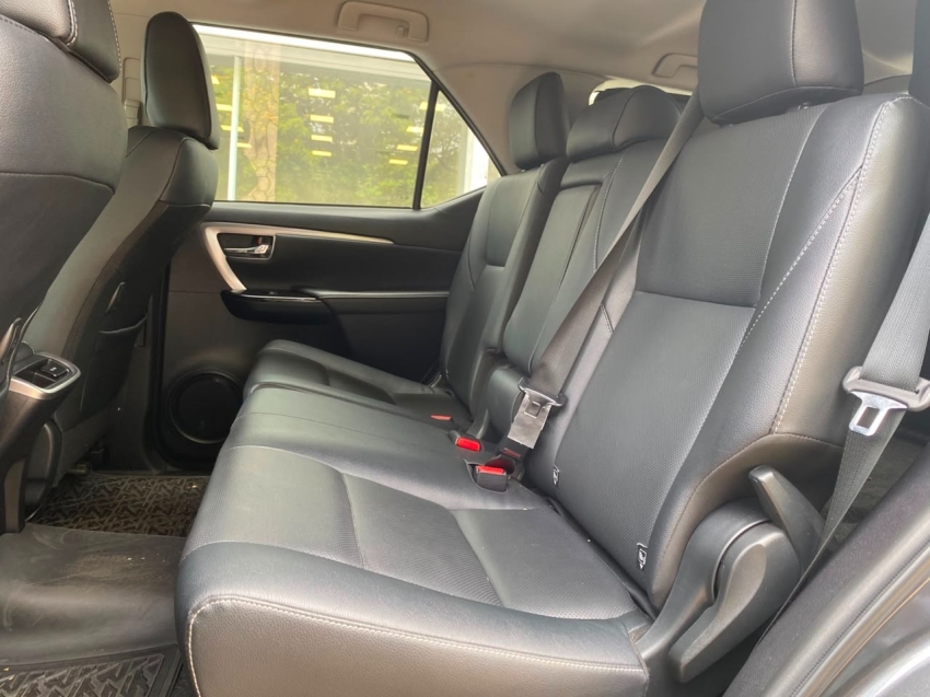 toyota hilux sw4 2.8 d-4d turbo diesel srx 7l 4x4 automatico 4p 20247
