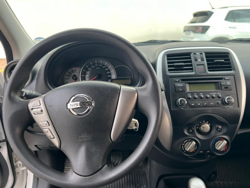 nissan march 1.6 sv 16v flexstart 4p manual flex 201711