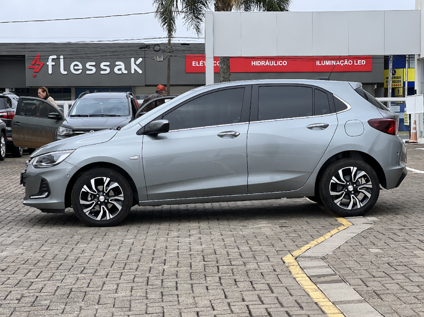 chevrolet onix 1.0 turbo flex premier automatico 4p 2024