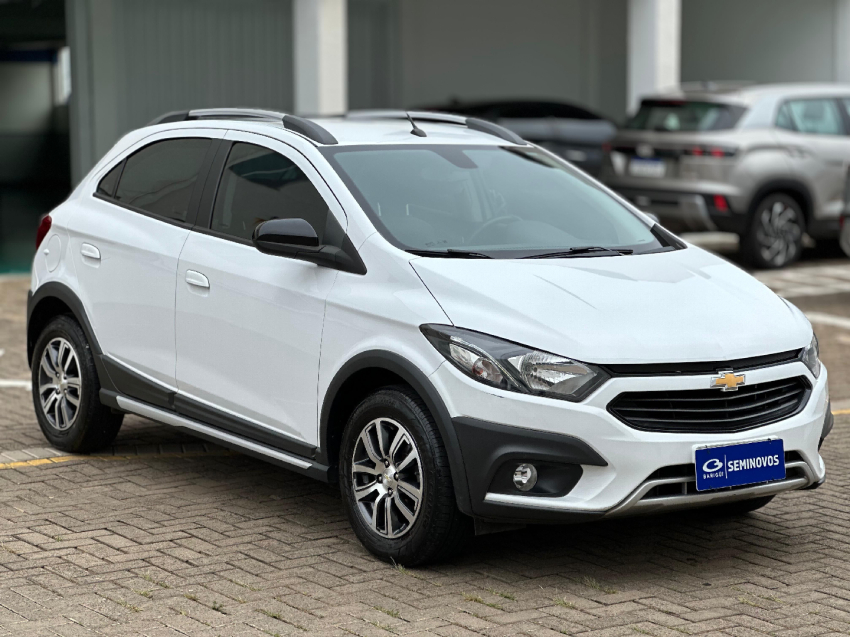 chevrolet onix 1.4 mpfi activ 8v flex 4p automatico 2018