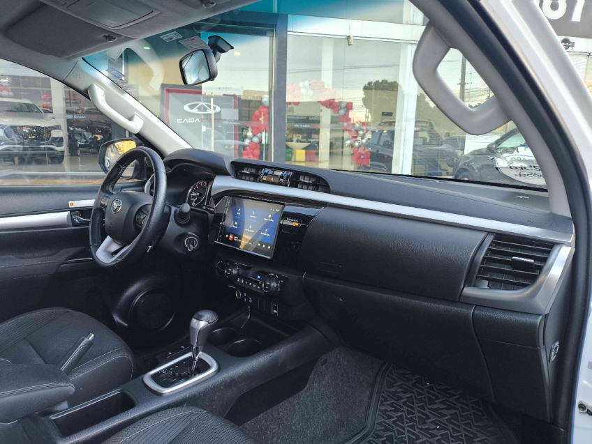 toyota hilux 2.8 d-4d turbo diesel cd sr 4x4 automatico 4p 2024