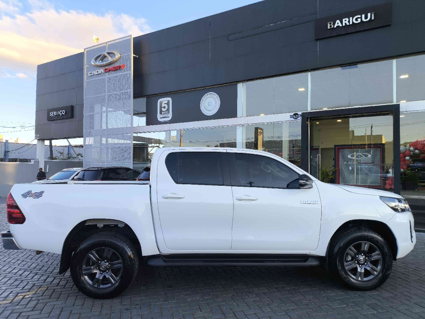 toyota hilux 2.8 d-4d turbo diesel cd sr 4x4 automatico 4p 2024