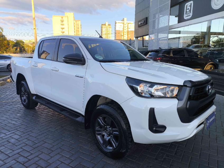toyota hilux 2.8 d-4d turbo diesel cd sr 4x4 automatico 4p 2024