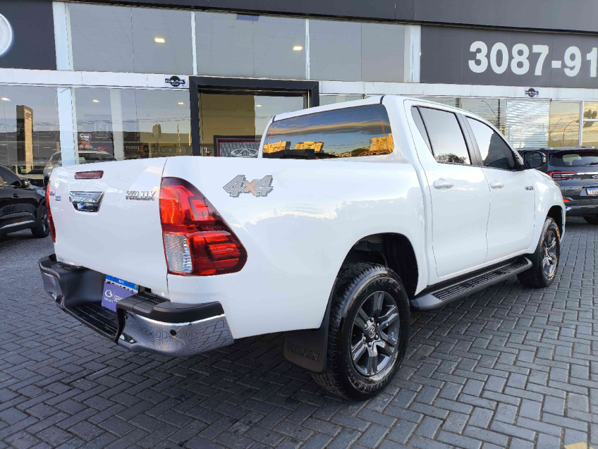 toyota hilux 2.8 d-4d turbo diesel cd sr 4x4 automatico 4p 2024