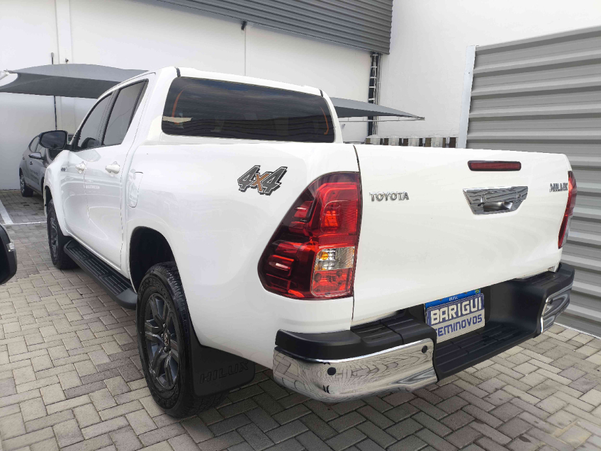 toyota hilux 2.8 d-4d turbo diesel cd sr 4x4 automatico 4p 2024