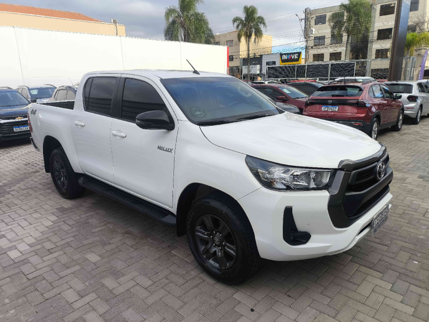 toyota hilux 2.8 d-4d turbo diesel cd sr 4x4 automatico 4p 2024