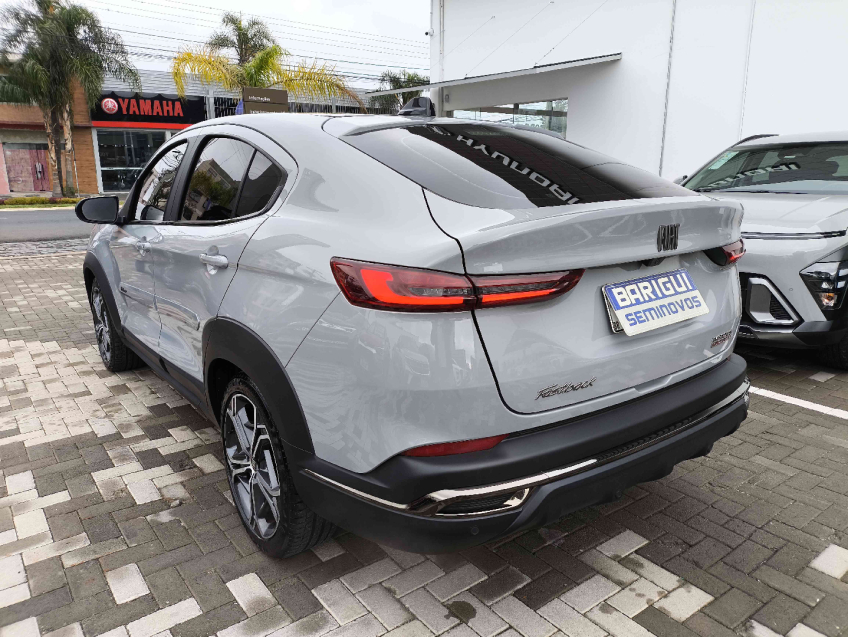 fiat fastback 1.0 flex automatico 2025