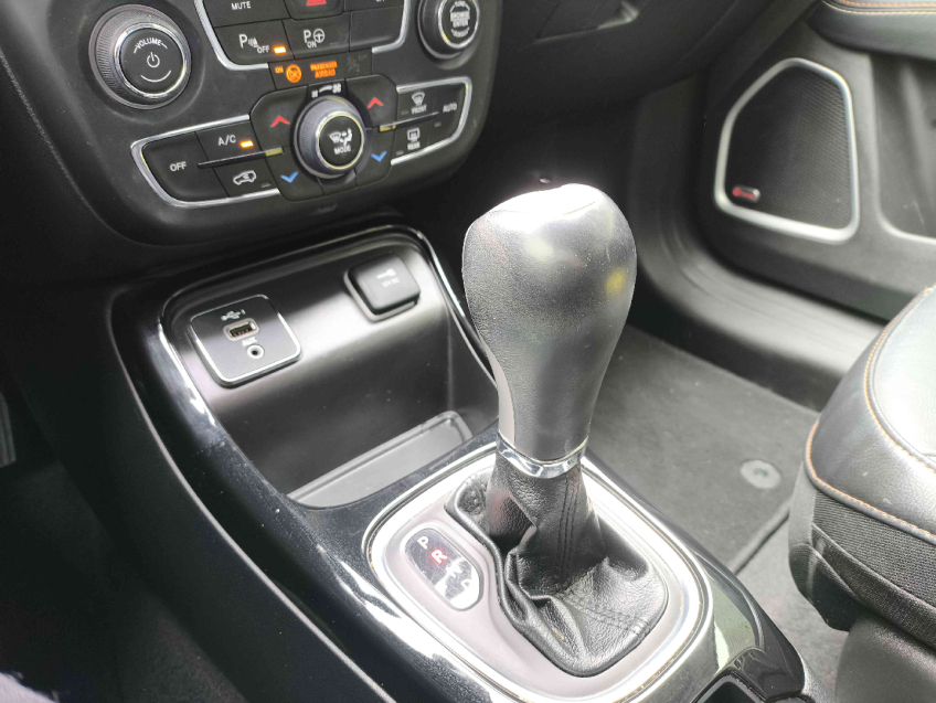 jeep compass 2.0 16v flex longitude automatico 4p 2020