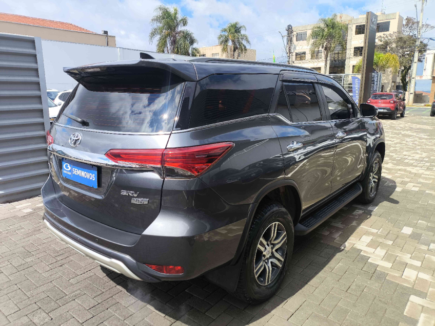 toyota hilux sw4 2.7 srv 7 lugares 4x2 16v flex 4p automatico 2.0 2020