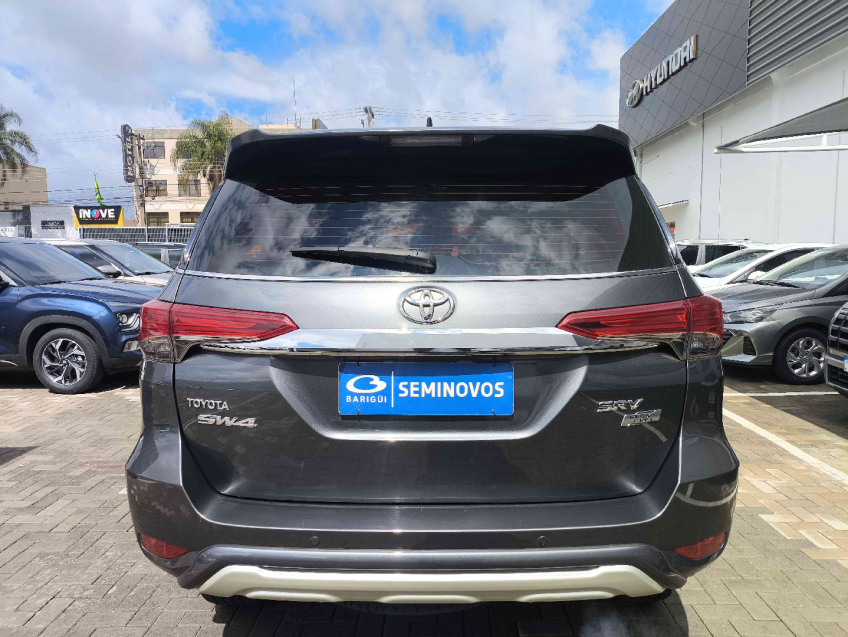 toyota hilux sw4 2.7 srv 7 lugares 4x2 16v flex 4p automatico 2.0 2020