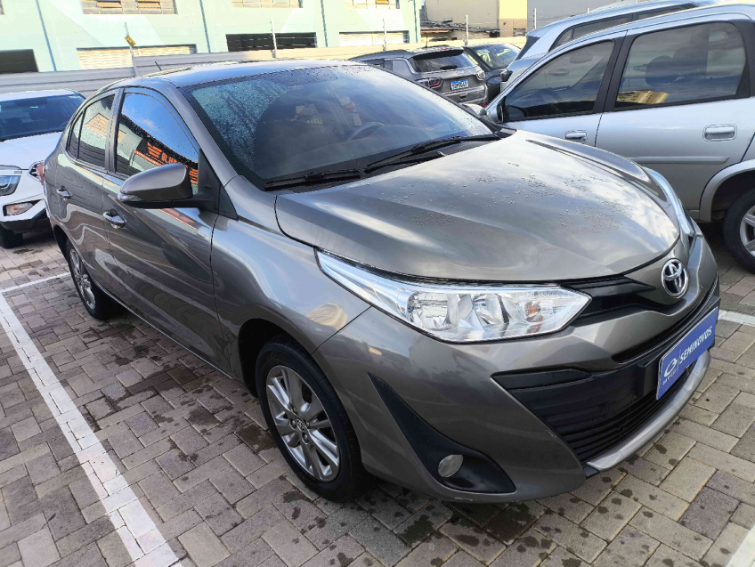 toyota yaris 1.5 flex 202013
