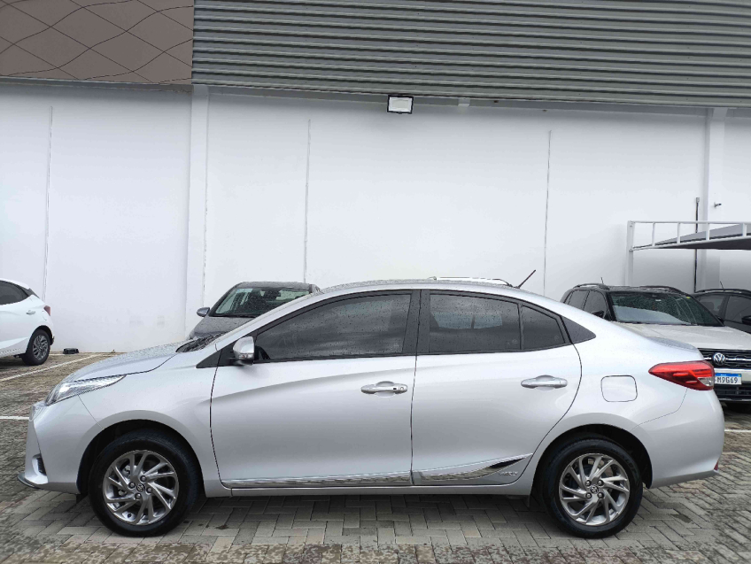 toyota yaris 1.5 flex automatico 202414